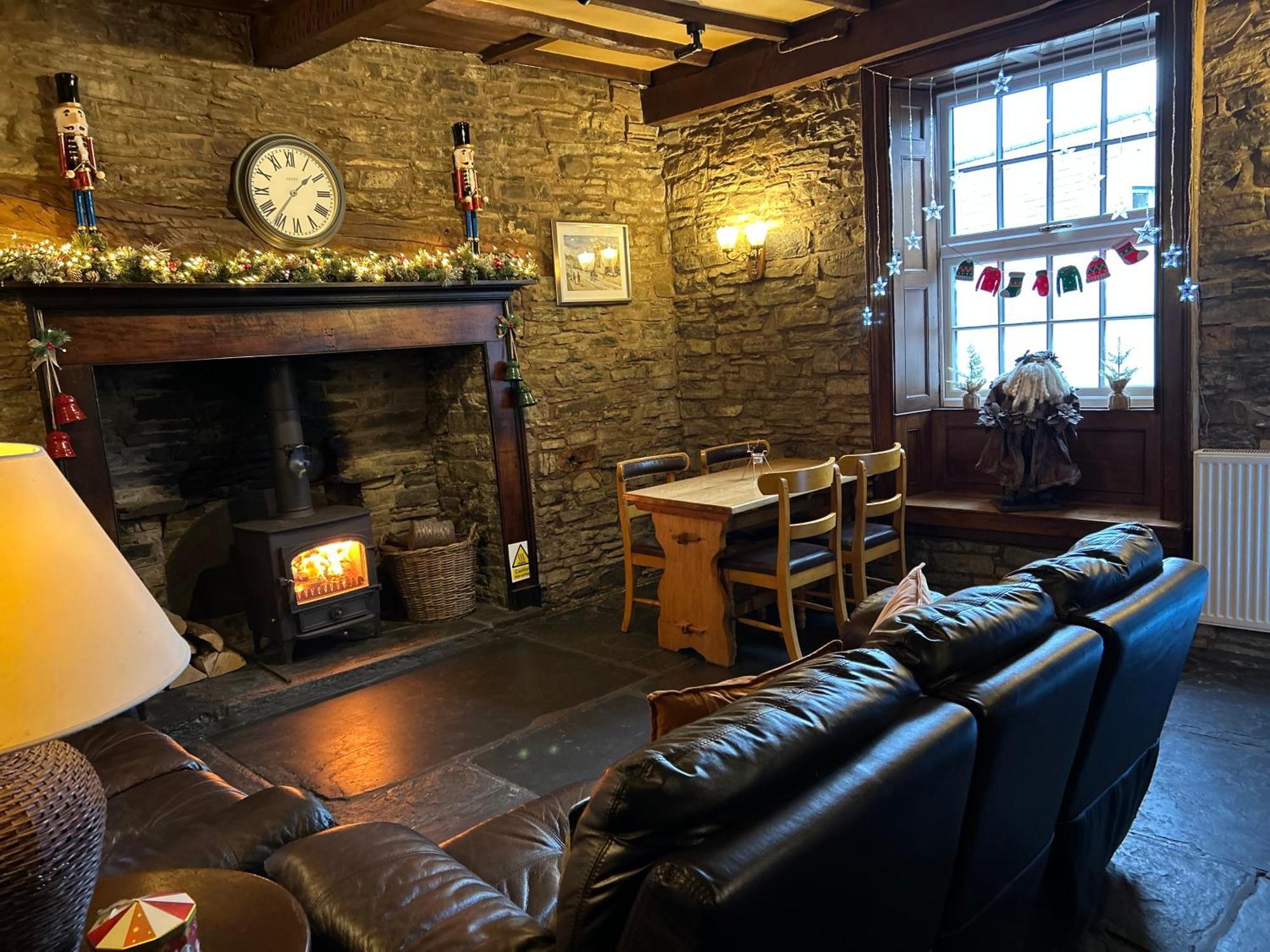 Castle Inn Knighton  Exterior foto